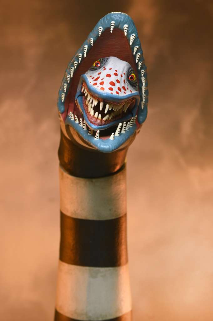Pre-Order: Beetlejuice Beetlejuice - Ultimate Beetlejuice (Matador) & Sandworm 2-Pack Actionfiguren 18cm NECA 2025