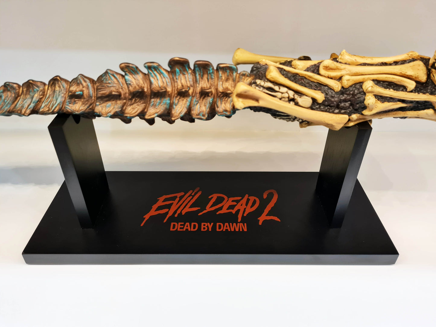 Evil Dead 2 Dead by Dawn - Kandarian Dagger 63cm Prop Replik 1/1 Trick or Treat Studios