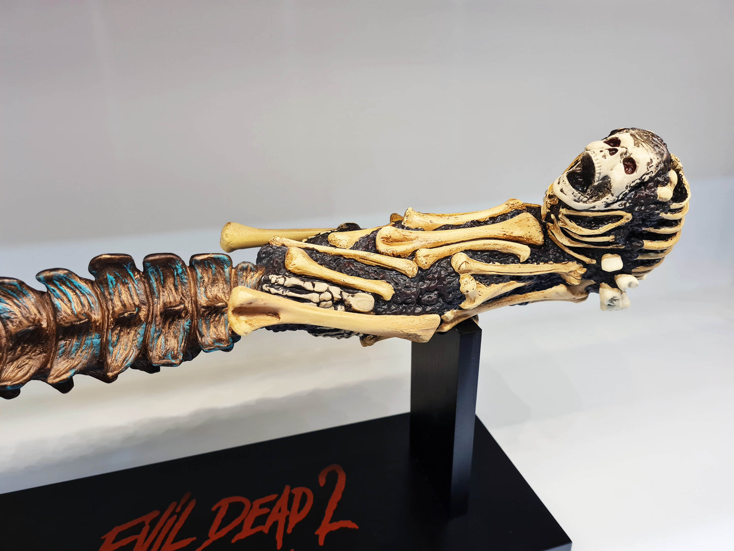 Evil Dead 2 Dead by Dawn - Kandarian Dagger 63cm Prop Replik 1/1 Trick or Treat Studios