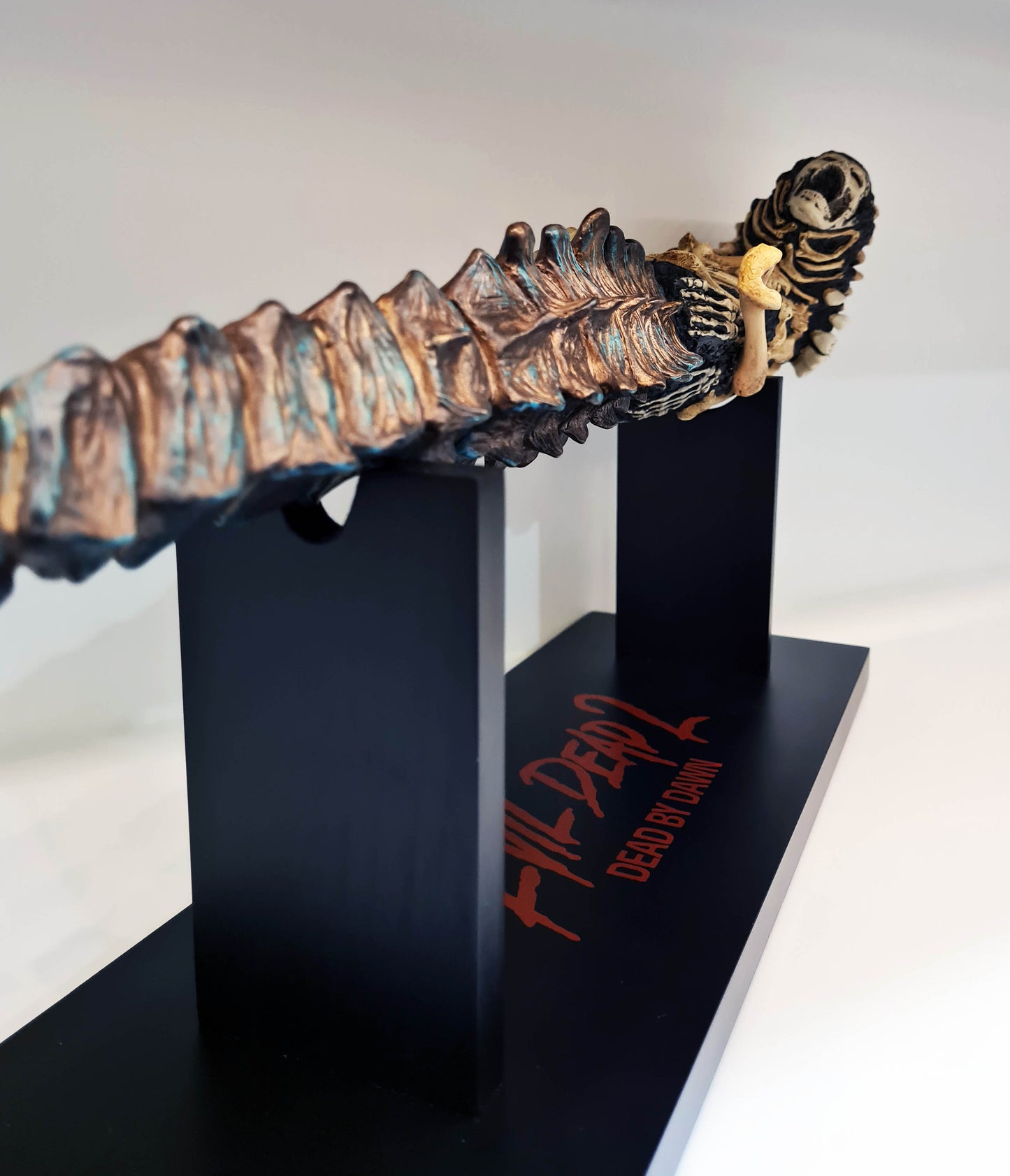 Evil Dead 2 Dead by Dawn - Kandarian Dagger 63cm Prop Replik 1/1 Trick or Treat Studios