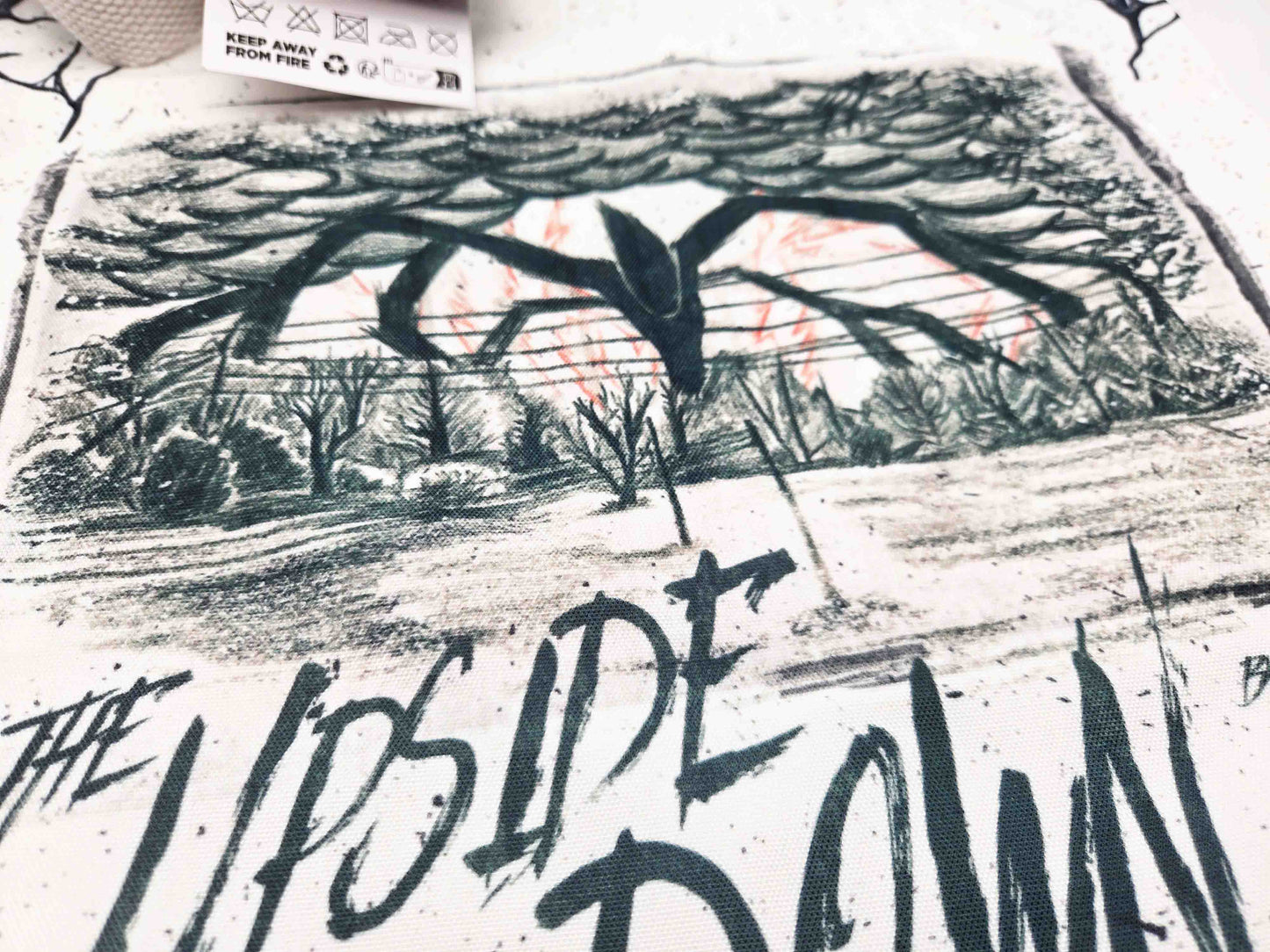 Stranger Things - Upsidedown Tragetasche Konix 2025