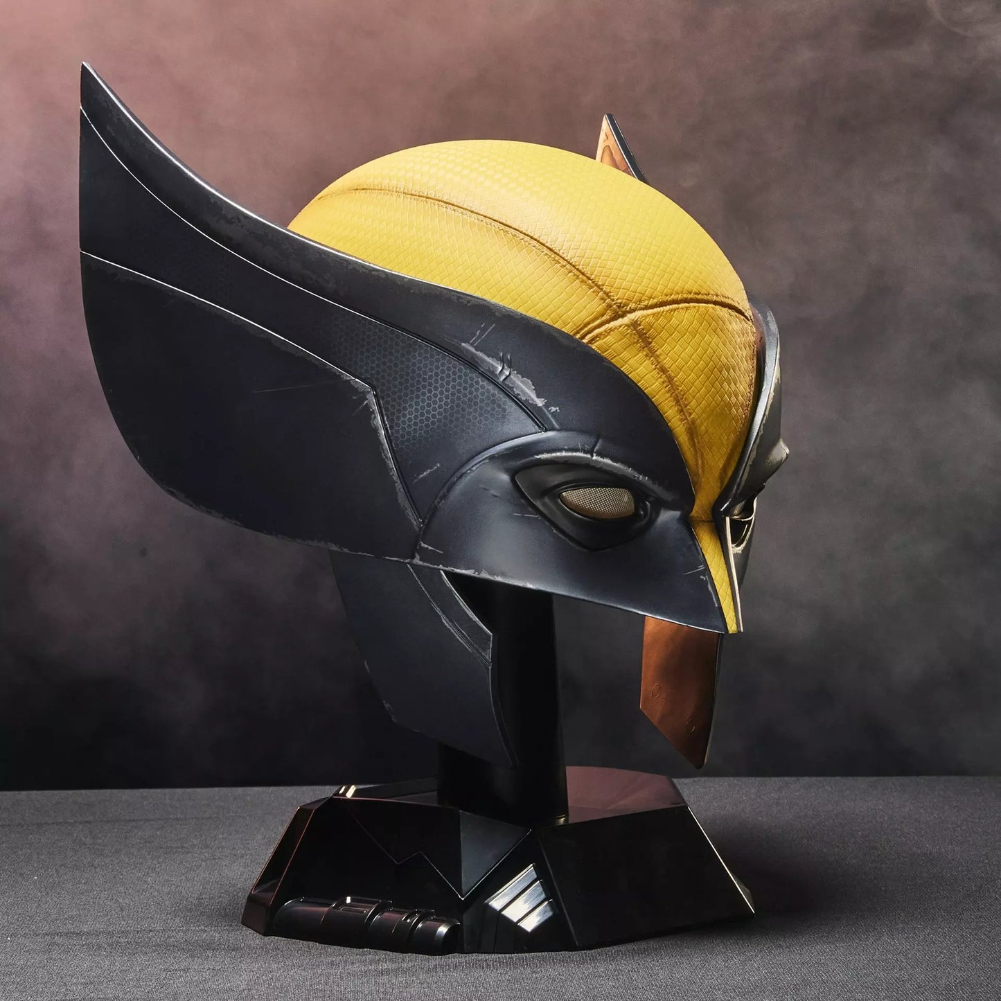 Pre-Order: Marvel Legends: Deadpool & Wolverine - Wolverine Premium Mask 1:1 Prop Replica Hasbro 2025