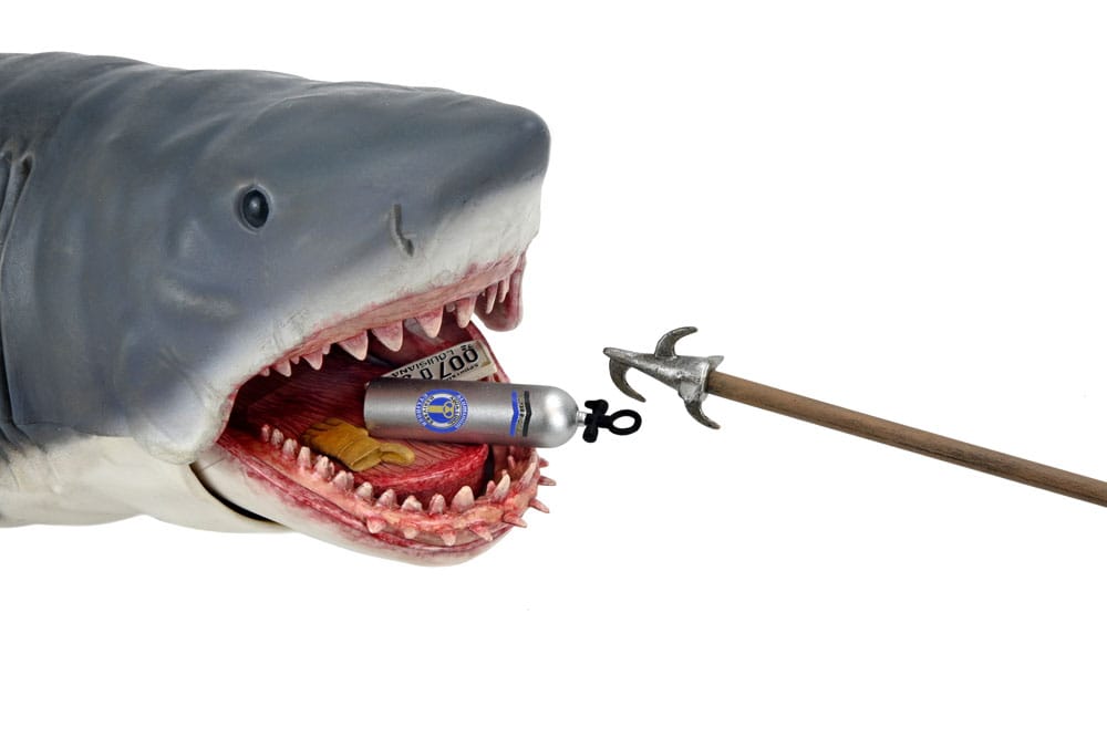 Pre-Order: Jaws: Der weiße Hai – The Game of Jaws (50th Anniversary Edition) Actionfigur 38cm NECA 2025