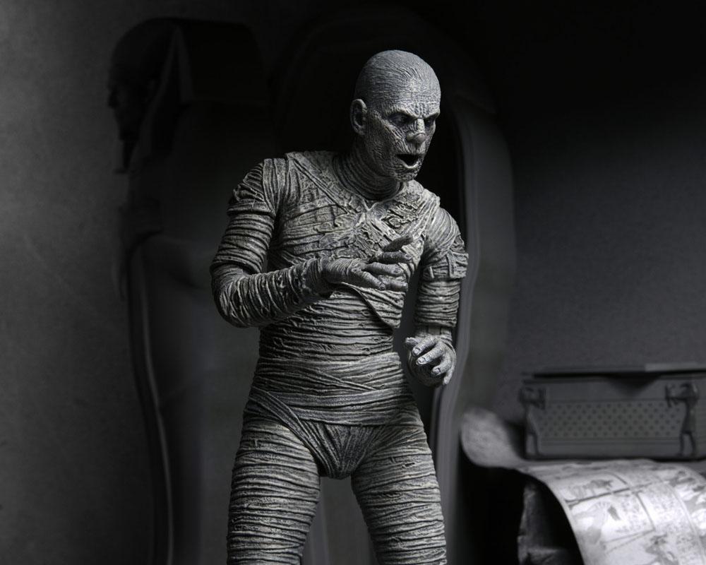 Universal Monsters - Ultimate The Mummy (Black & White) Actionfigur 18cm NECA 2022