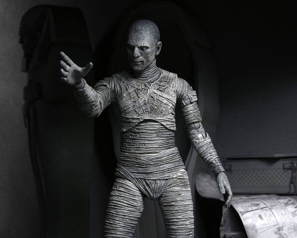 Universal Monsters - Ultimate The Mummy (Black & White) Actionfigur 18cm NECA 2022