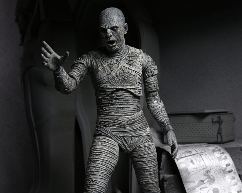 Universal Monsters - Ultimate The Mummy (Black & White) Actionfigur 18cm NECA 2022