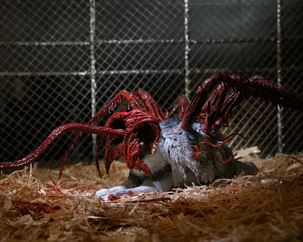 The Thing - Deluxe Ultimate Dog Creature Actionfigur 18cm NECA 2023