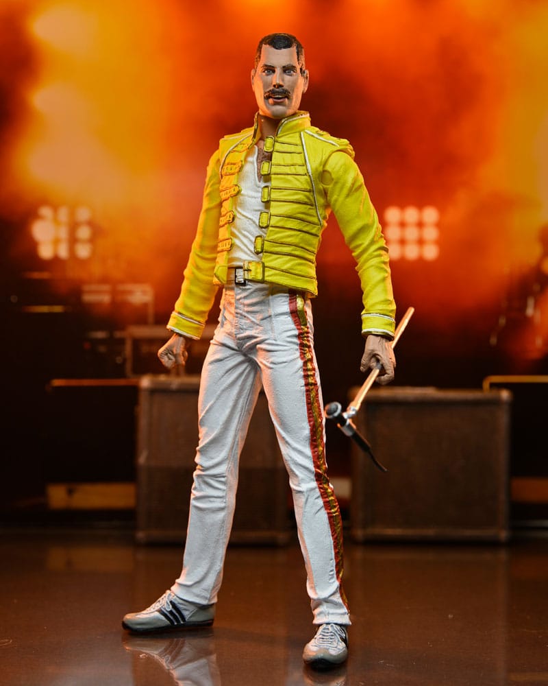 Queen - Freddie Mercury (Yellow Jacket) Magic Tour 1986 Actionfigur 18cm NECA 2023