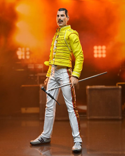 Queen - Freddie Mercury (Yellow Jacket) Magic Tour 1986 Actionfigur 18cm NECA 2023