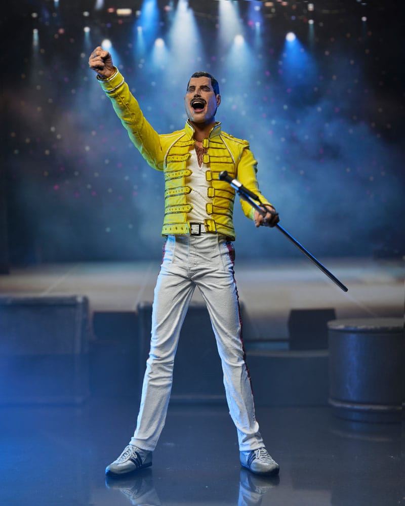 Queen - Freddie Mercury (Yellow Jacket) Magic Tour 1986 Actionfigur 18cm NECA 2023