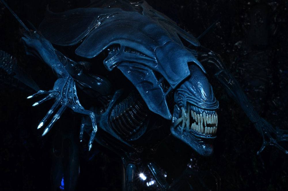 Pre-Order: Aliens 2 (1986 Movie) - Xenomorph Ultra Deluxe Alien Queen (40th Anniversary) Actionfigur 38cm NECA 2025