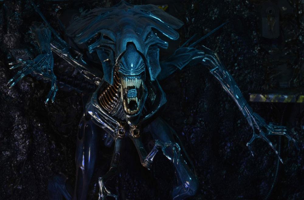 Pre-Order: Aliens 2 (1986 Movie) - Xenomorph Ultra Deluxe Alien Queen (40th Anniversary) Actionfigur 38cm NECA 2025