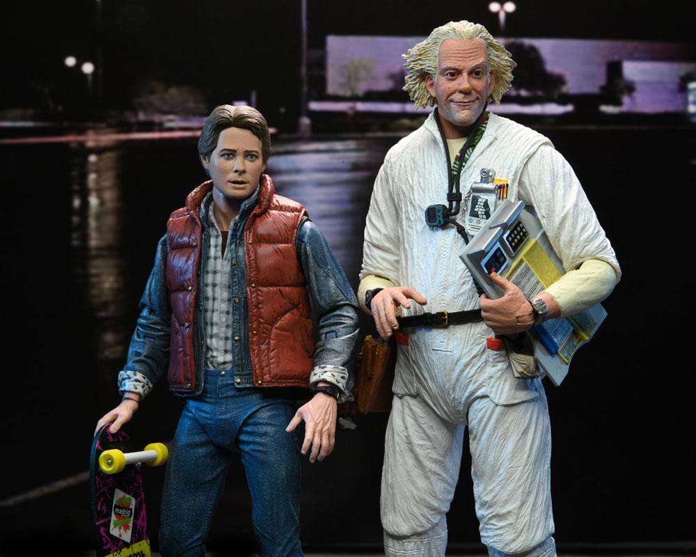 Zurück in die Zukunft - Ultimate Doc Brown (1985 - Hazmat Suit) Actionfigur 18cm NECA 2022
