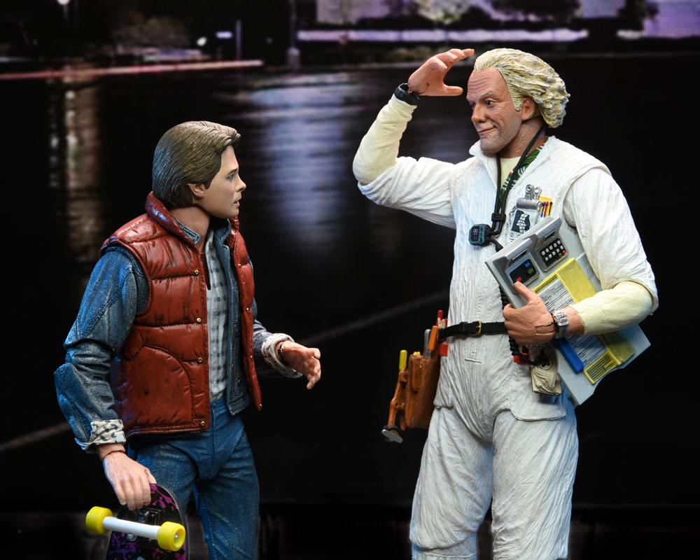 Zurück in die Zukunft - Ultimate Doc Brown (1985 - Hazmat Suit) Actionfigur 18cm NECA 2022