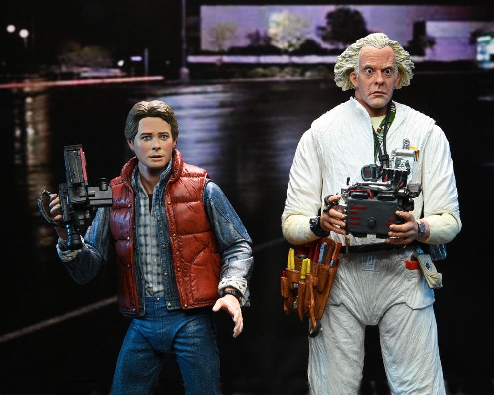 Zurück in die Zukunft - Ultimate Doc Brown (1985 - Hazmat Suit) Actionfigur 18cm NECA 2022