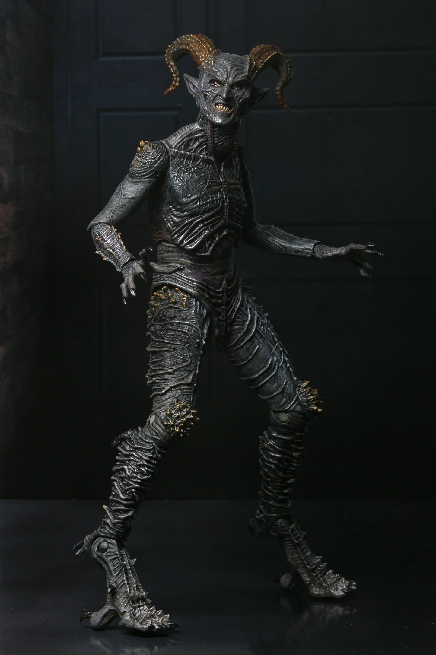 Pre-Order: The Conjuring Universe - Ultimate Malthus The Demon Deluxe Actionfigur NECA 2026
