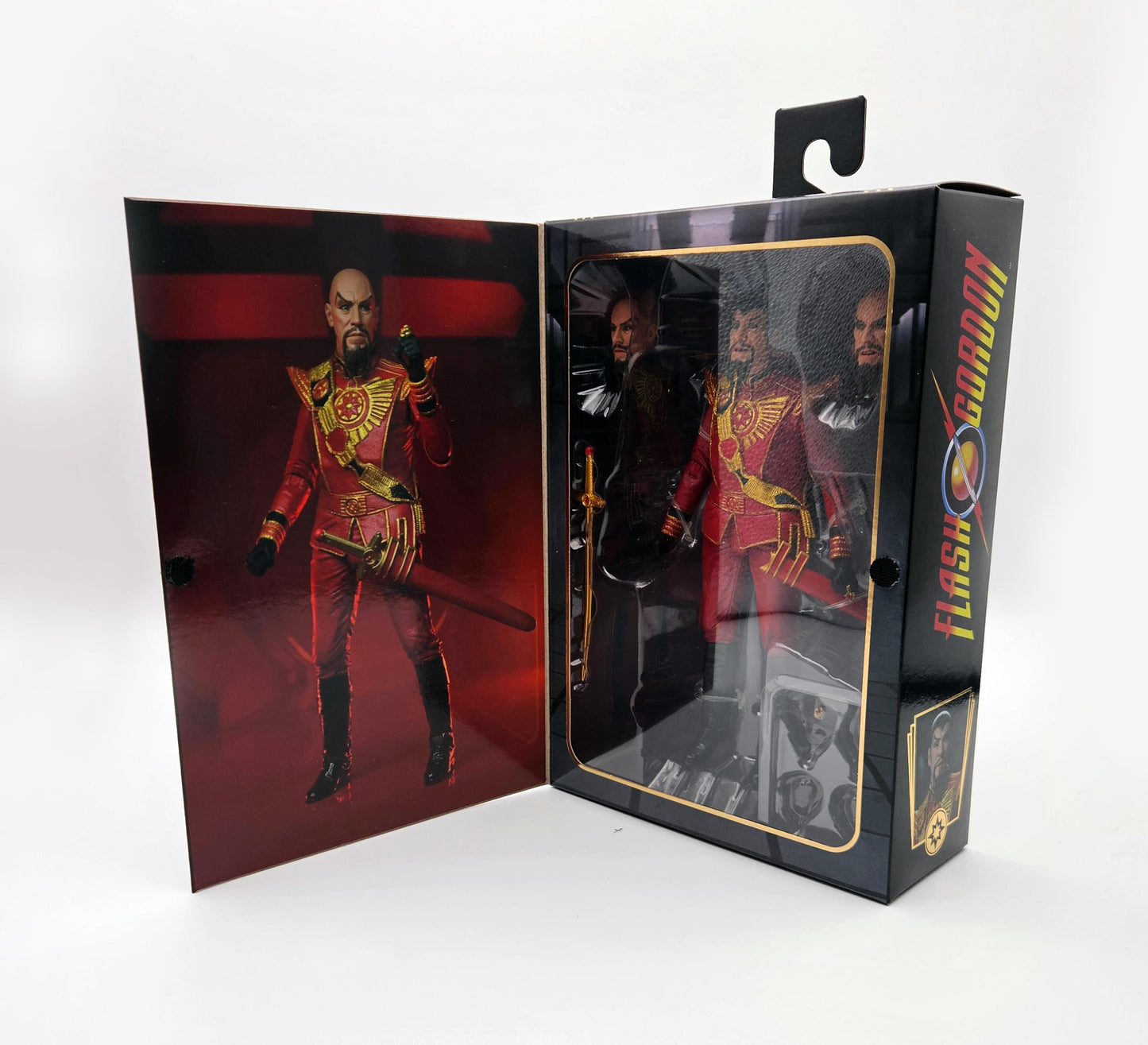 Flash Gordon (1980 Movie) - Ultimate Ming (Red Military Outfit) Actionfigur 18cm NECA 2024