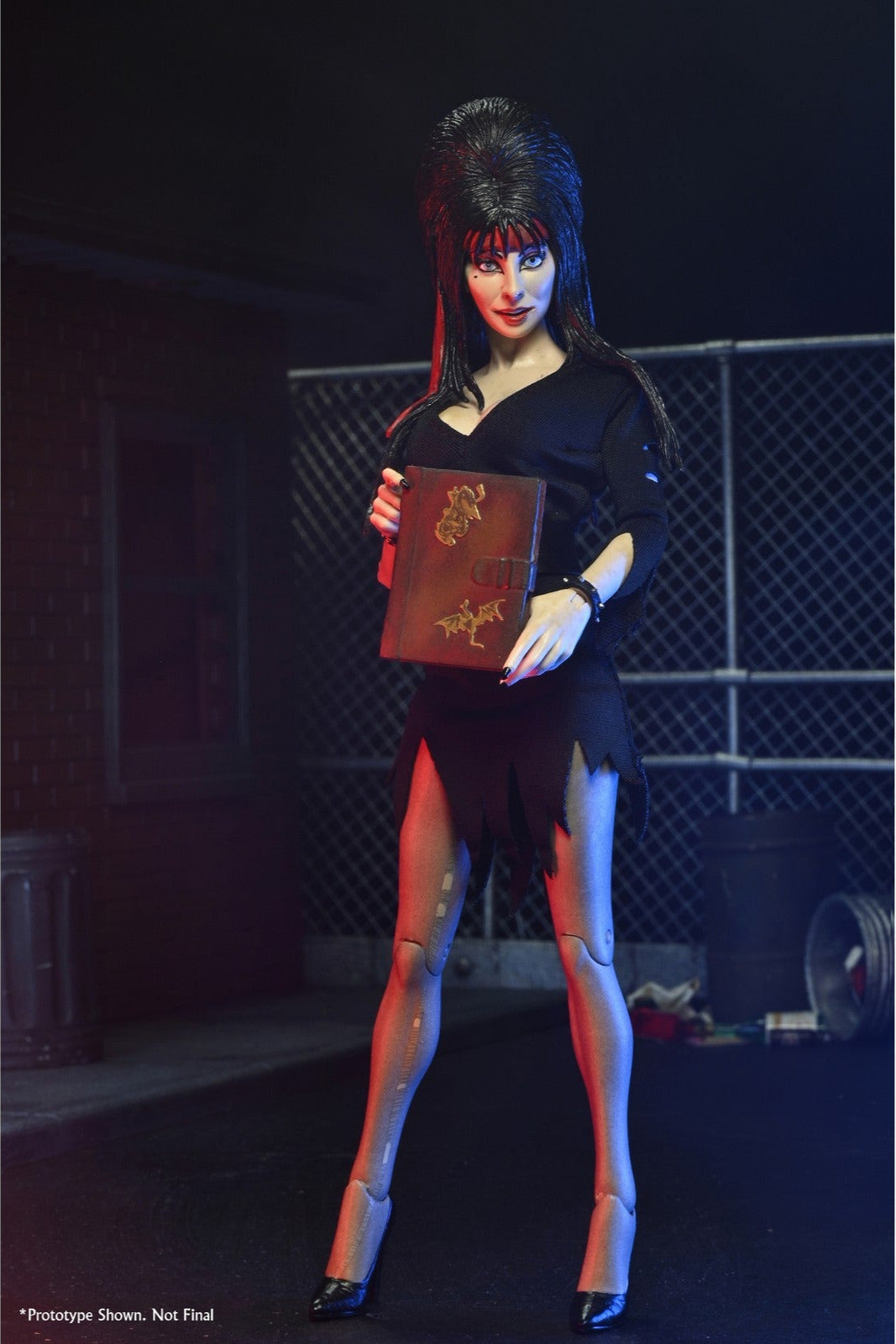 Pre-Order: Elvira - Mistress of the Dark (Commando) Actionfigur 20cm NECA 2025