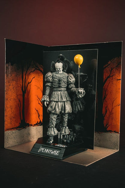 Movie Maniacs: ES - Welcome to Derry - Pennywise (Black & White) 16cm PVC Statue  McFarlane 2026