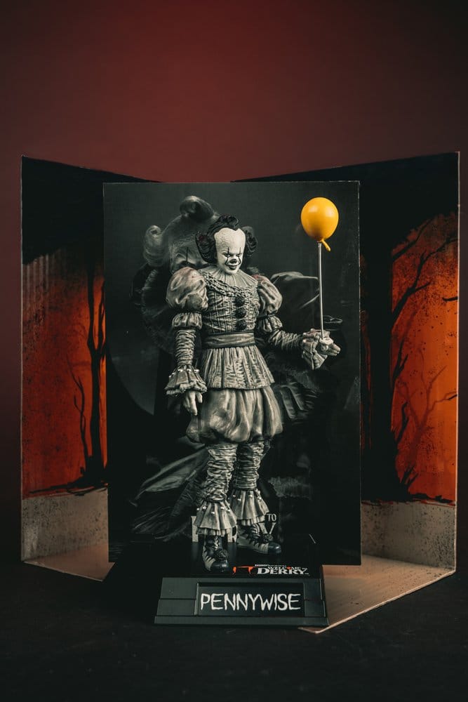 Movie Maniacs: ES - Welcome to Derry - Pennywise (Black & White) 16cm PVC Statue  McFarlane 2026