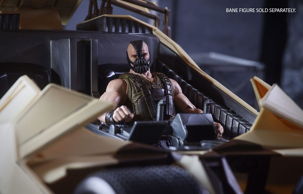 DC Multiverse: Batman The Dark Knight Rises - Tumbler Camouflage Fahrzeug (Gold Label) 45cm McFarlane Toys 2024