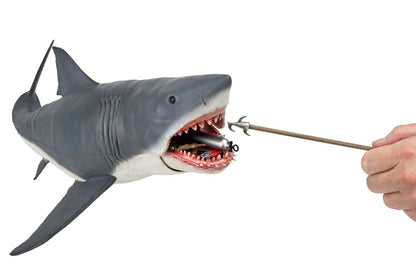 Pre-Order: Jaws: Der weiße Hai  – The Game of Jaws (50th Anniversary Edition) Actionfigur 38cm NECA 2025