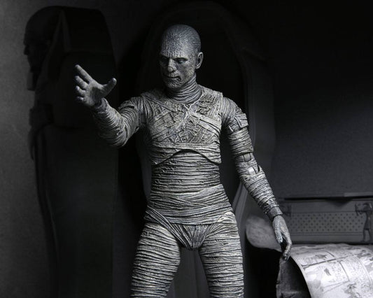 Universal Monsters - Ultimate The Mummy (Black & White) Actionfigur 18cm NECA 2022