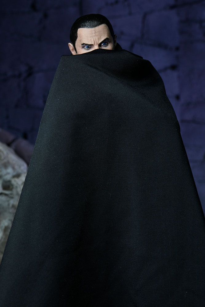 Pre-Order: Universal Monsters: Ultimate Dracula (Transylvania) Actionfigur 18cm NECA 2023 RE-RUN