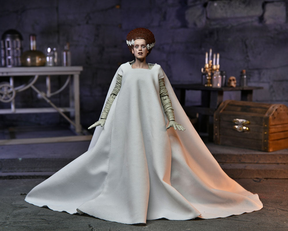 Universal Monsters - Bride of Frankenstein (Color) Actionfigur 18cm NECA 2023