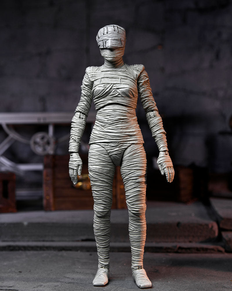 Universal Monsters - Bride of Frankenstein (Color) Actionfigur 18cm NECA 2023