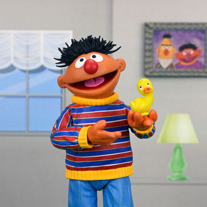 Pre-Order: Sesamstraße: Ernie & Bert - Ultimate Ernie Actionfigur 18cm NECA 2025