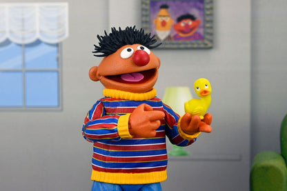 Pre-Order: Sesamstraße: Ernie & Bert - Ultimate Ernie Actionfigur 18cm NECA 2025