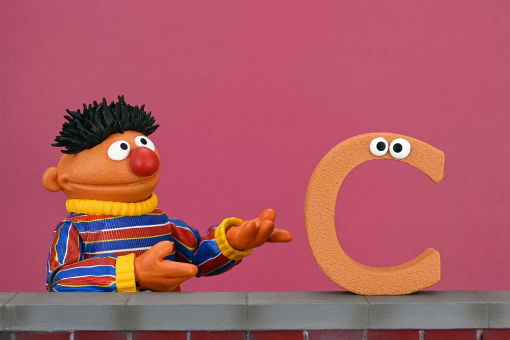 Pre-Order: Sesamstraße: Ernie & Bert - Ultimate Ernie Actionfigur 18cm NECA 2025