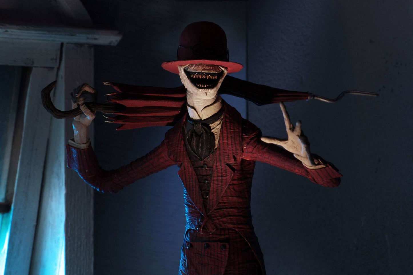 Pre-Order: The Conjuring Universe - Ultimate Crooked Man Actionfigur 18cm NECA 2020 RE-RUN