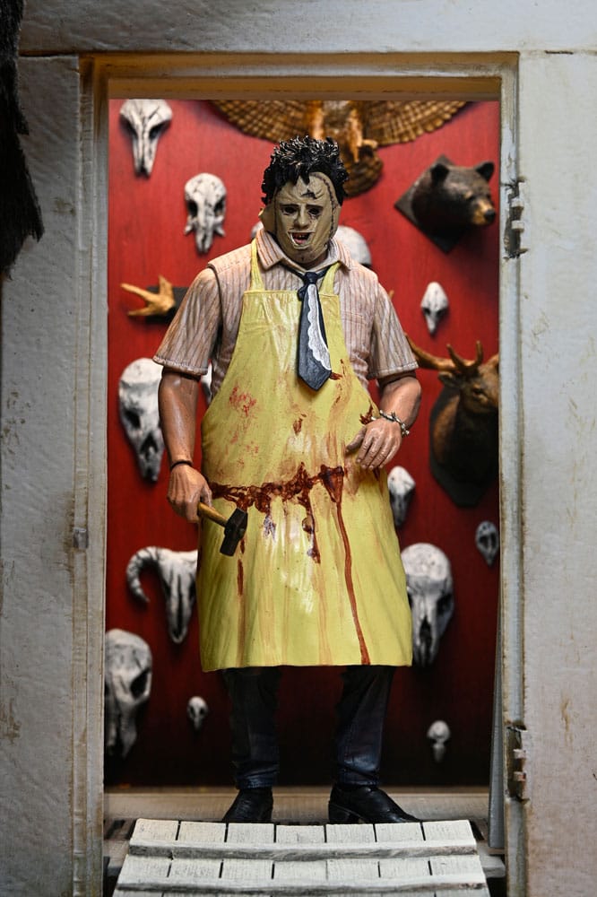 Pre-Order: The Texas Chainsaw Massacre – Leatherface (Classic) 50th Anniversary Actionfigur 18cm NECA 2025