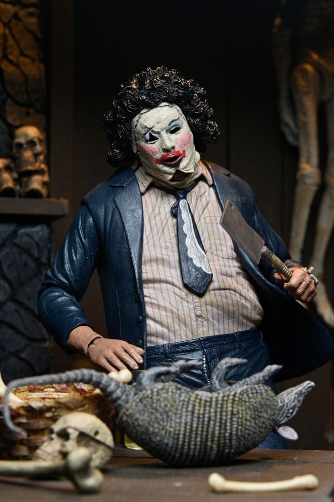 Pre-Order: The Texas Chainsaw Massacre – Leatherface (Pretty Woman Mask) 50th Anniversary Actionfigur 18cm NECA 2025