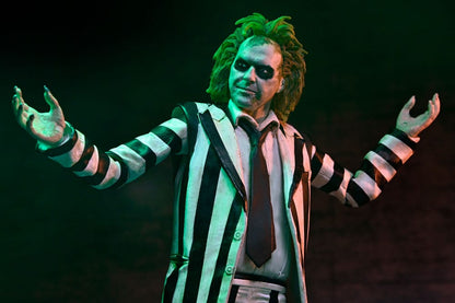 Pre-Order: Beetlejuice Beetlejuice - Ultimate Beetlejuice (Striped Suit) Actionfigur 18cm NECA 2025