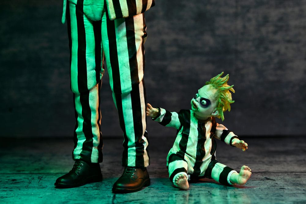 Pre-Order: Beetlejuice Beetlejuice - Ultimate Beetlejuice (Striped Suit) Actionfigur 18cm NECA 2025